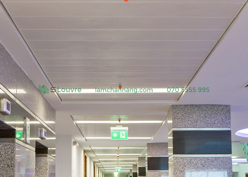 tran-nhom-hanh-lang-corridor-aluminium-ceiling-13.jpg