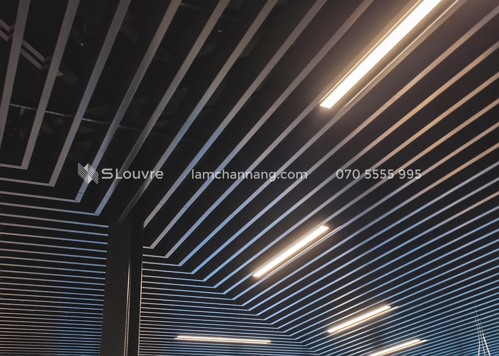 tran-nhom-hanh-lang-corridor-aluminium-ceiling-3