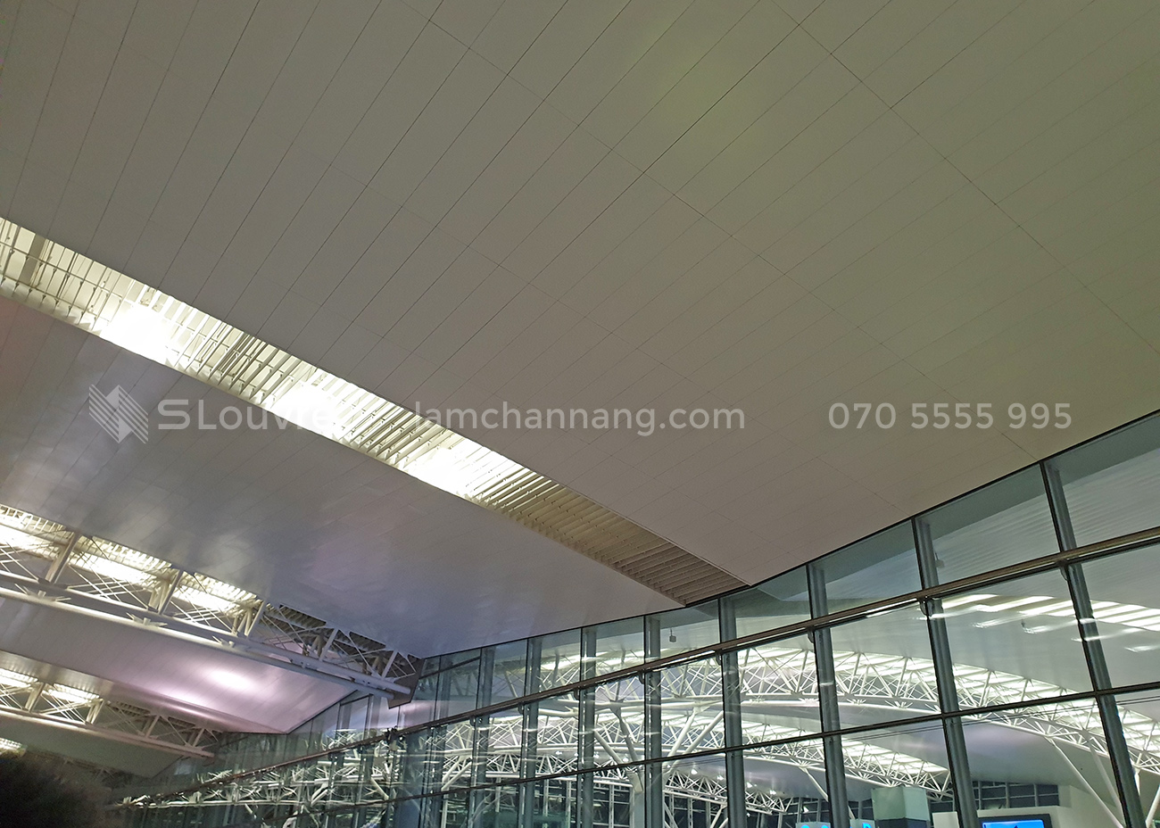 tran-nhom-san-bay-airport-aluminium-ceiling-9