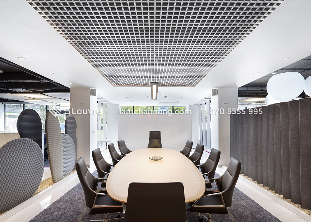 tran-nhom-phong-hop-meeting-room-aluminium-ceiling-7