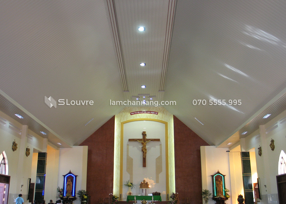 tran-nhom-nha-tho-church-aluminium-ceiling-3