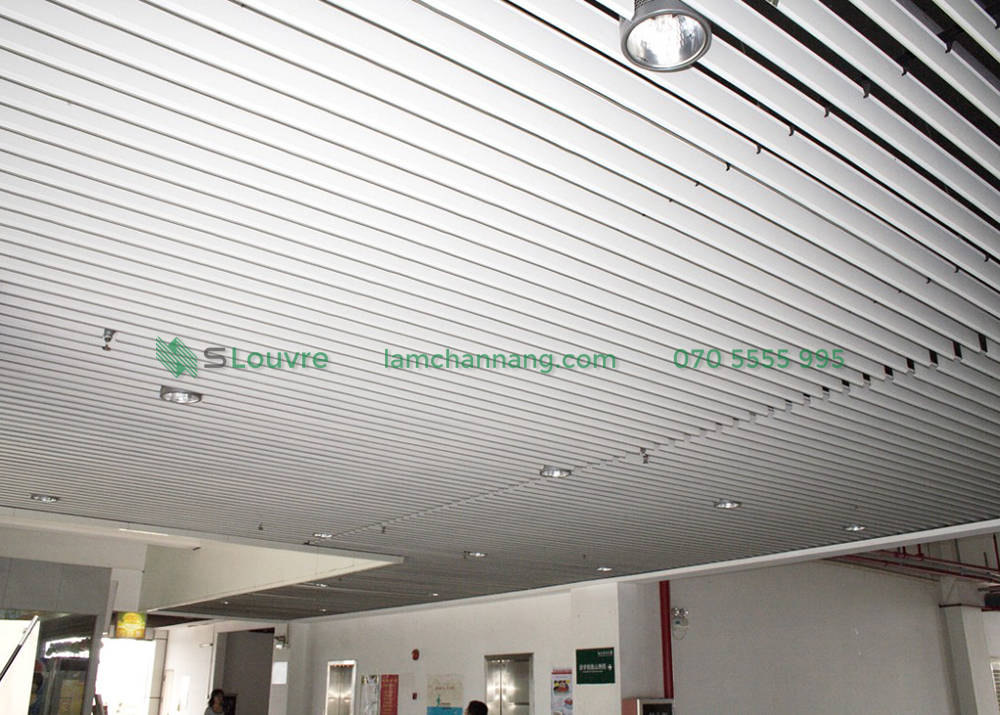 tran-nhom-van-phong-aluminium-ceiling-office-12