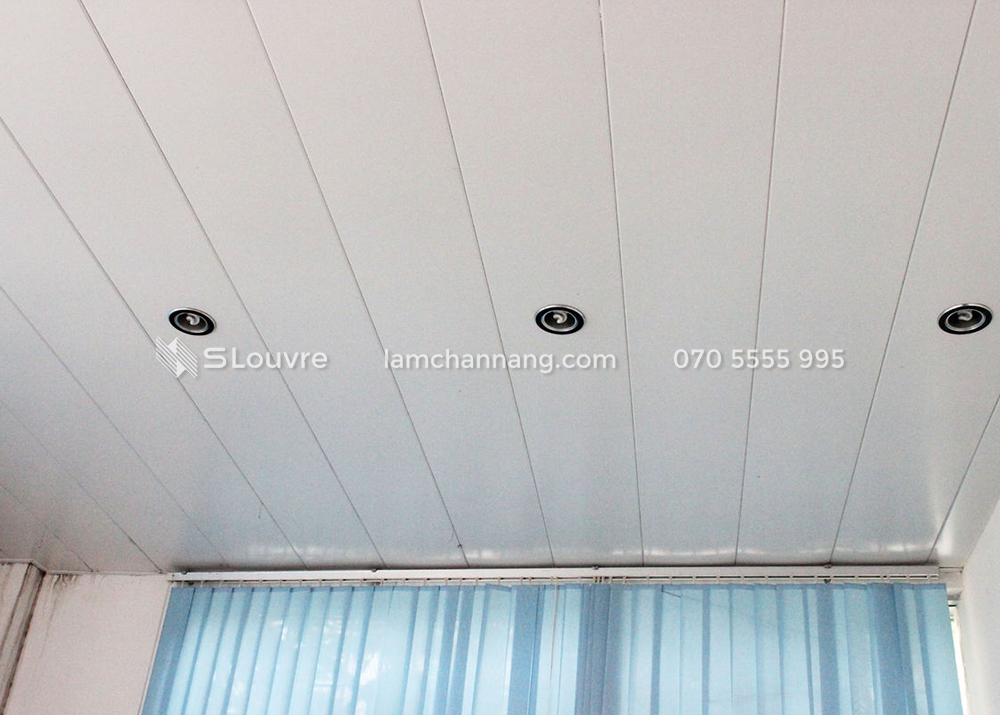 tran-nhom-van-phong-aluminium-ceiling-office-7